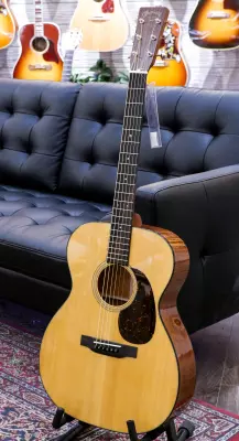 Martin Guitars - 000-18 Spruce Acoustic Guitar 2